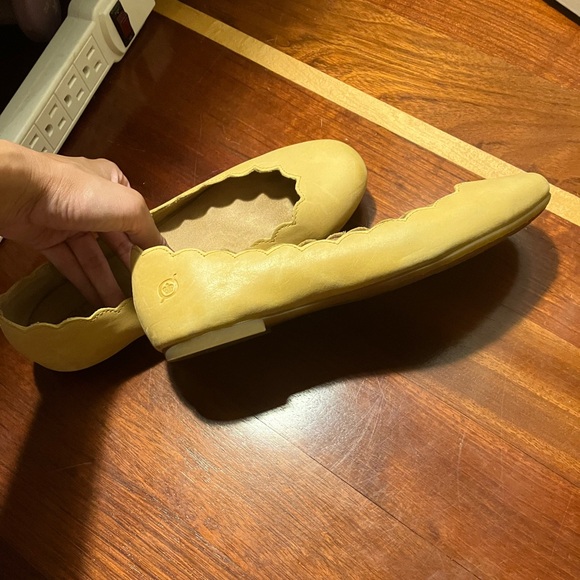 Born Butter Yellow Scalloped Flats - Picture 7 of 10